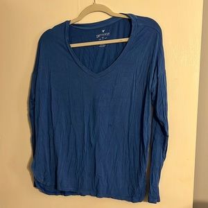 American Eagle, soft & Sexy blue v-neck, long sleeved stretchy, slight pilling